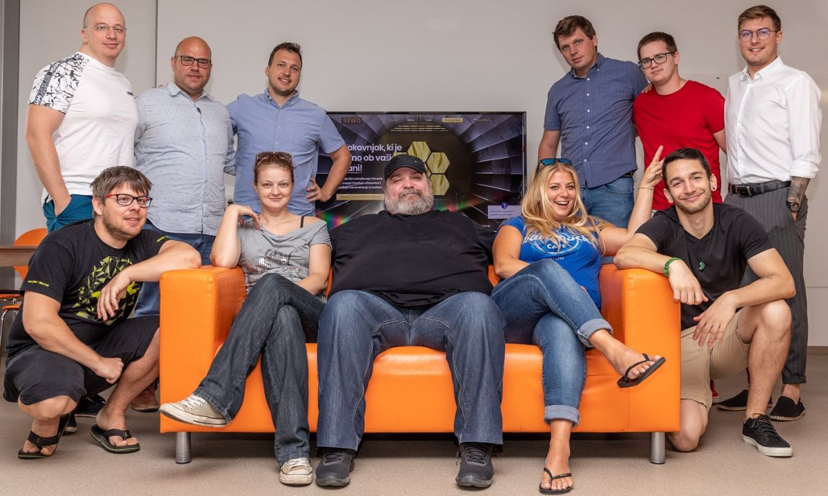 Naše portfeljsko podjetje Viar uspešno digitalizira slovensko industrijo