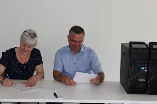 Donacija računalniške opreme za idrijsko osnovno šolo