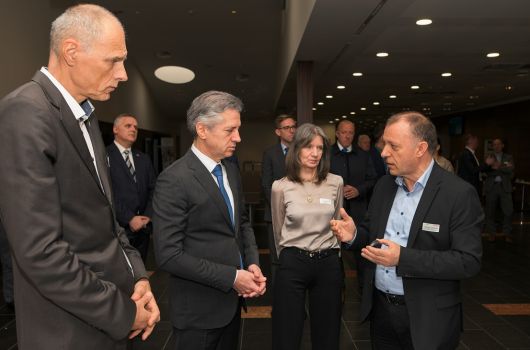 Turbulentno leto za avtomobilsko industrijo